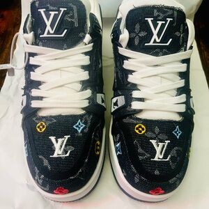 LV women’s sneakers - Black and White